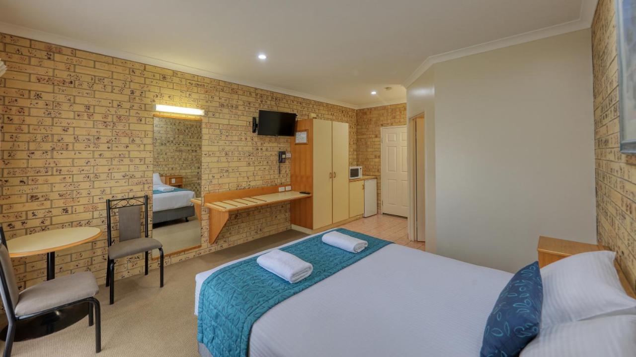 Mulga Country Motor Inn チャールビル エクステリア 写真