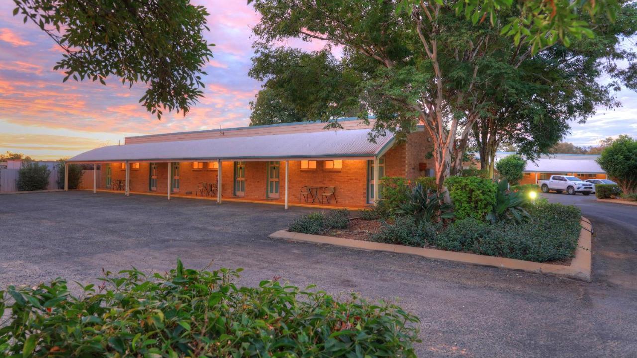 Mulga Country Motor Inn チャールビル エクステリア 写真