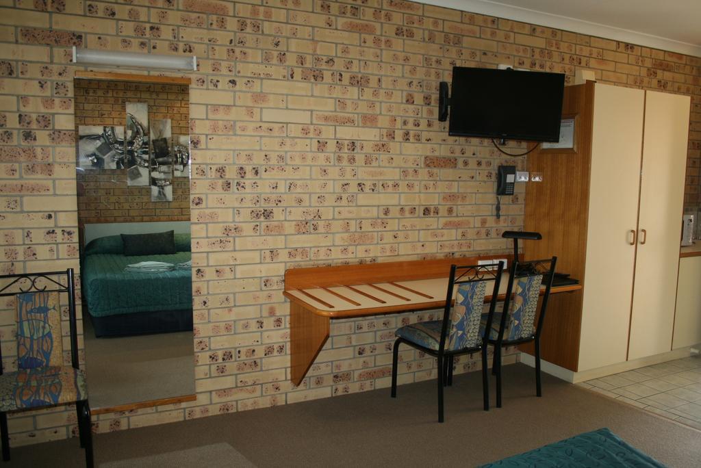 Mulga Country Motor Inn チャールビル エクステリア 写真